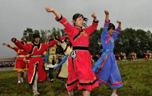 Elunchun Dancing