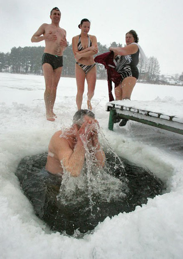 ice swimming in songhuajiang, winter swimming activity, chinese winter swimming