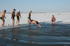Songhua River Winter Swimming Pools Swimmers