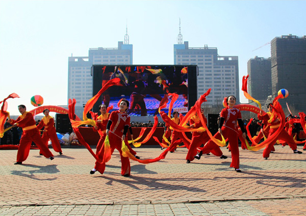 yangko dancers